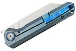 Kansept Bulldozer K1028A3 Stonewashed CPM-20CV, Blue Timascus Couteau De Poche, Kim Ning Design -Marché Couteaux Magasin KSK1028A3 05 kansept