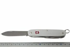 Victorinox Pioneer Farmer Alox 0.8241.26 Couteau Suisse -Marché Couteaux Magasin VT 8241 26 05 victorinox farmer vt 8241 26 d5