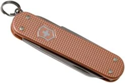 Victorinox Classic SD Alox Colours, Fresh Peach 0.6221.202G Couteau Suisse -Marché Couteaux Magasin VT0 6221 202G 04 victorinox