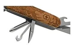 Victorinox Super Tinker Wood 1-4701-63E1 Winter Magic 2022 Special Edition, Couteau Suisse -Marché Couteaux Magasin VT1 4701 63E1 04 victorinox